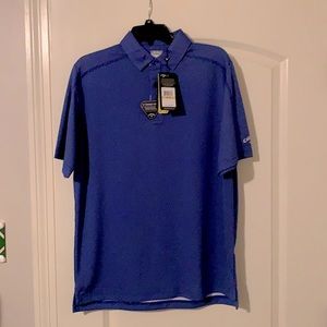 Medium Callaway golf shirt. Seems to run between a medium to large in size.